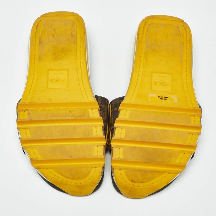 Pre Owned Fendi Brown Zucca Logo Print Coated Canvas Clear Sole Slide Sandals Size 41.5