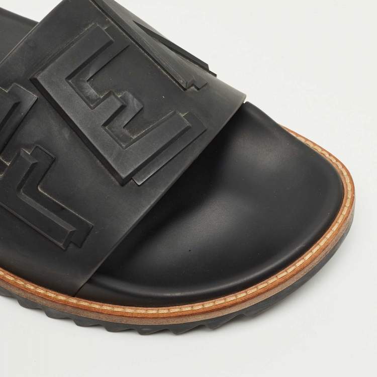 Pre Owned Fendi Black Rubber FF Logo PPool Slides Size 41