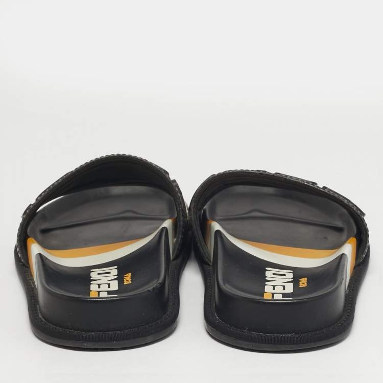 مملوكة مسبقًا Fendi Size 39 Black Leather Logo Pool Slides