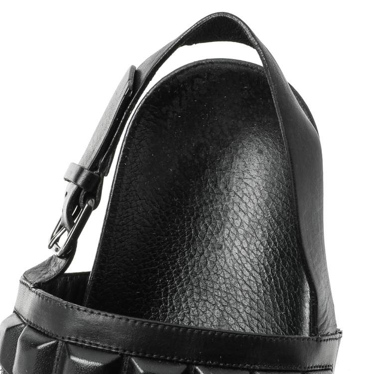 Pre Owned Fendi Black Leather Logo Flat Sandals Size 41