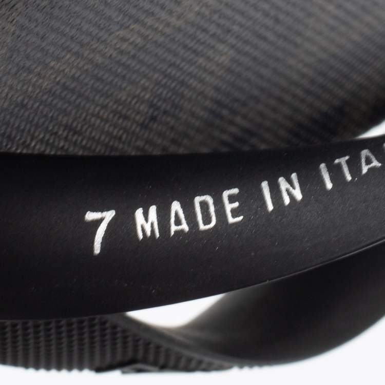 Pre Owned Fendi Black/Olive Green Rubber Thong Flats Size 41