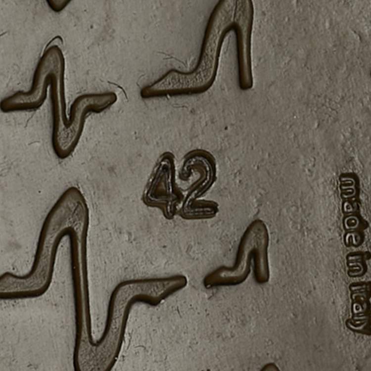 Pre Owned Gianvito Rossi Olive Green Leather and Suede Flat Sandals Size 42