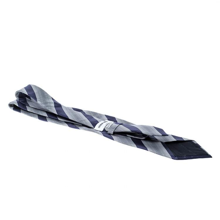 Pre Owned Giorgio Armani Navy Blue and Grey Diagonal Striped Traditional Silk Tie