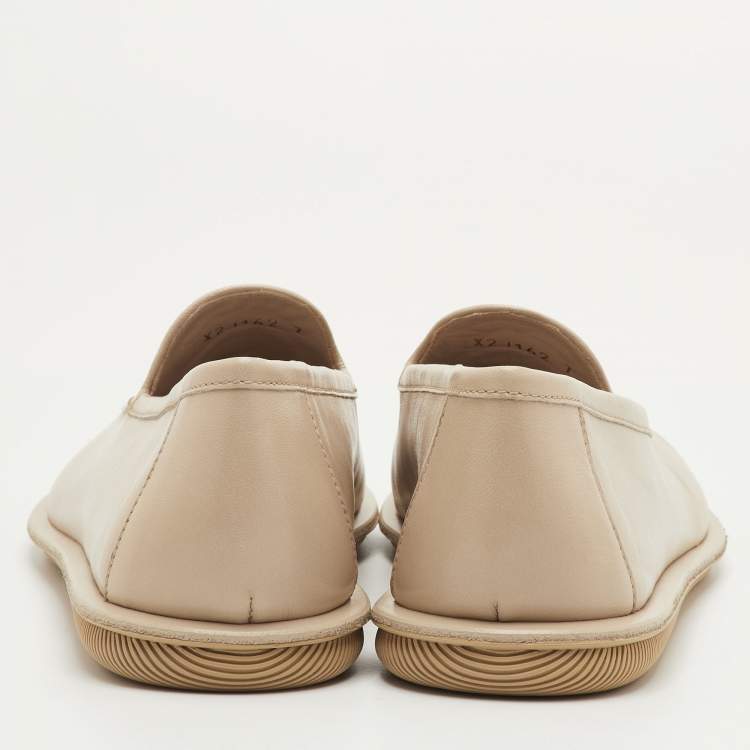 Pre Owned حذاء لوفرز جورجيو أرماني جلد بيج مطرز شعار سليب أون مقاس 41