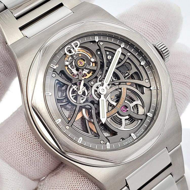 Pre Owned Girard Perregaux Laureato 81015-11-001-11A Automatic Skeleton Stainless Steel Men's Wristwatch 42 mm
