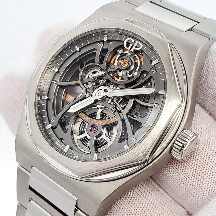 Pre Owned Girard Perregaux Laureato 81015-11-001-11A Automatic Skeleton Stainless Steel Men's Wristwatch 42 mm