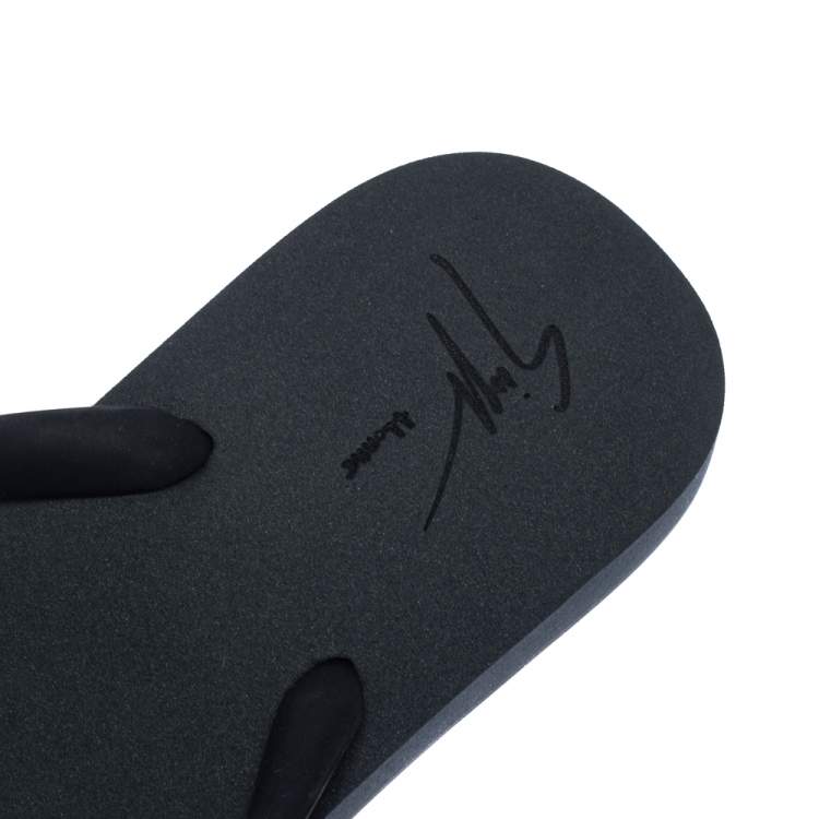 Pre Owned Giuseppe Zanotti Black Rubber Sunset Chain Detail Flip Flops Size 46