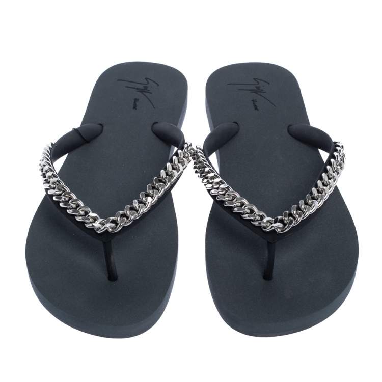 Pre Owned Giuseppe Zanotti Black Rubber Sunset Chain Detail Flip Flops Size 46