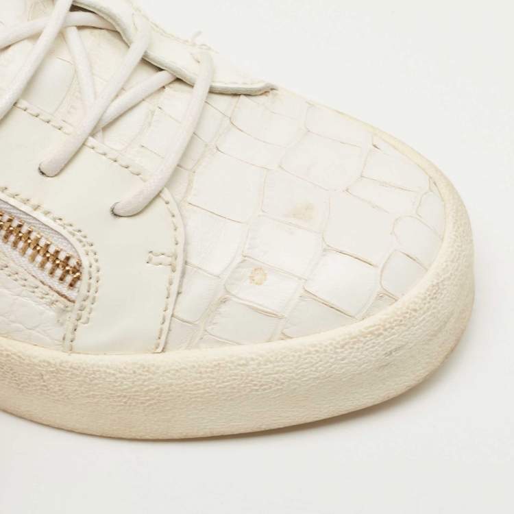 Pre Owned Giuseppe Zanotti White/Gold Python Embossed Leather Dona Low Top Sneakers Size 40.5