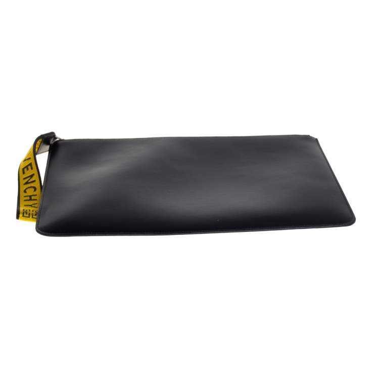Pre Owned Givenchy Black Coated Canvas Large 4G Wrist Strap Pouch