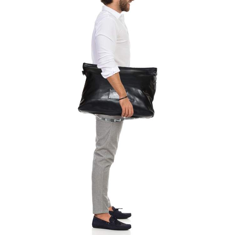 Pre Owned Givenchy Black Leather Logo Patch Messenger 