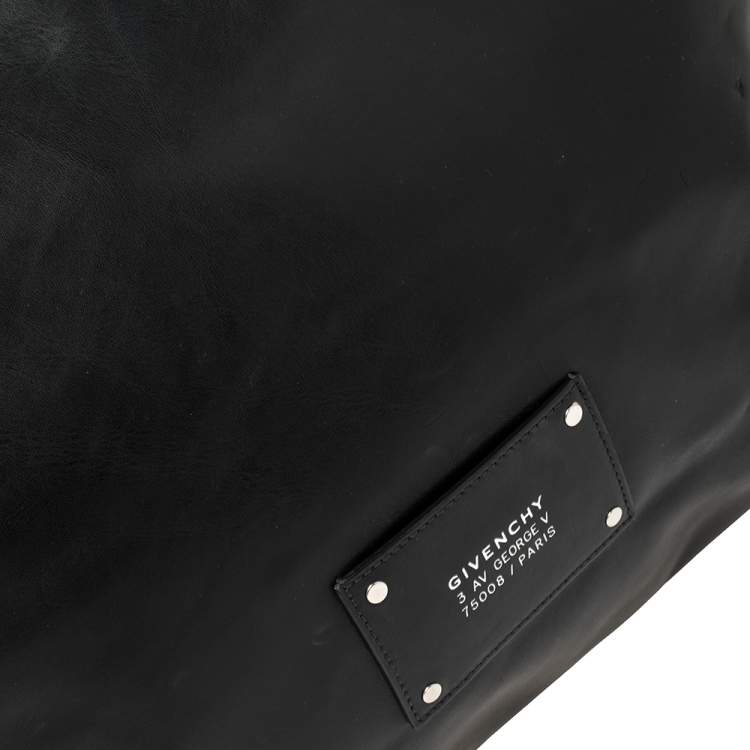 Pre Owned Givenchy Black Leather Logo Patch Messenger 