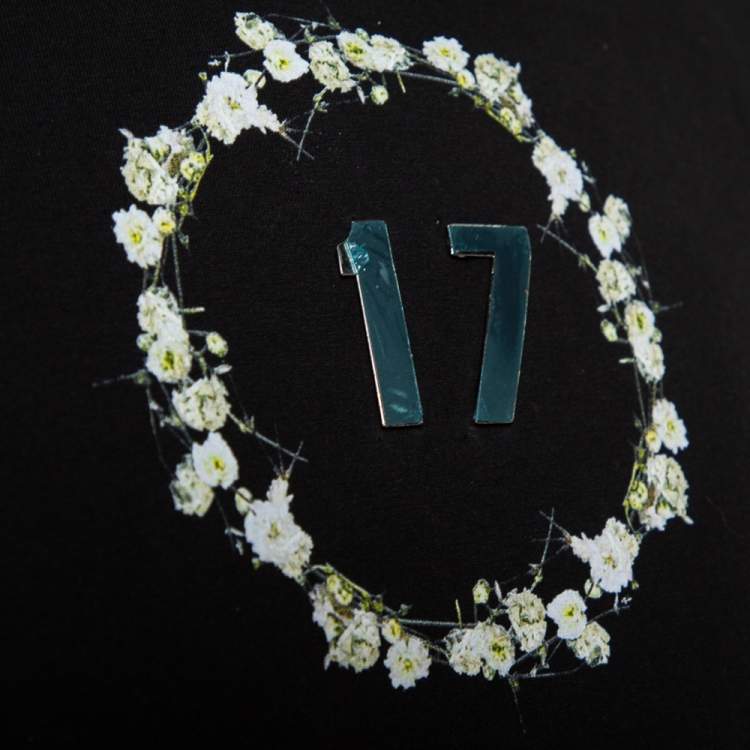 Pre Owned Givenchy Black Floral Printed Cotton Metal 17 Detail Crewneck T-Shirt M