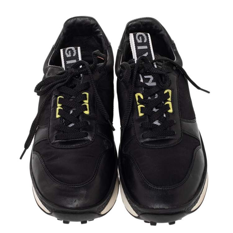 Pre Owned Givenchy Black Nylon and Leather TR3 Runner Low Top Sneakers Size 43