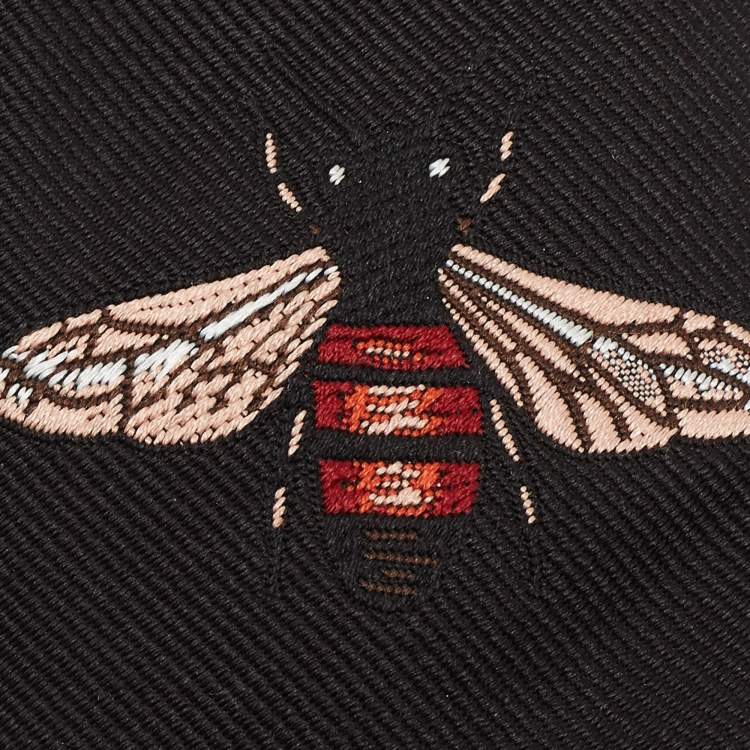 Pre Owned Gucci Black Bee Embroidered Silk Slim Tie