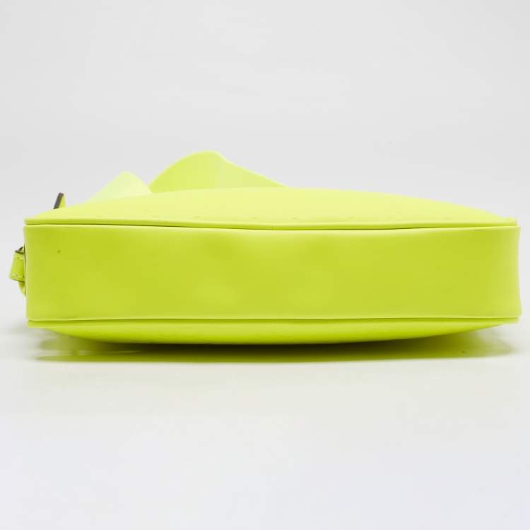 Pre Owned Gucci Lime Green Guccissima Rubber Effect Leather Crossbody Bag