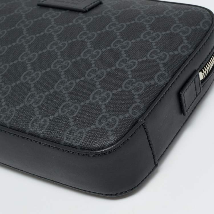 Pre Owned Gucci Black GG Supreme Canvas and Leather Wristlet Pouch