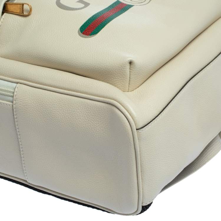 مملوكة مسبقًا Gucci Off White Leather Logo Print Backpack