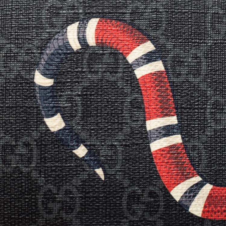 Pre Owned Gucci Black GG Supreme Canvas Kingsnake Bifold Wallet