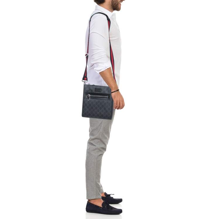 GG Supreme Shoulder Bag in Black - Gucci