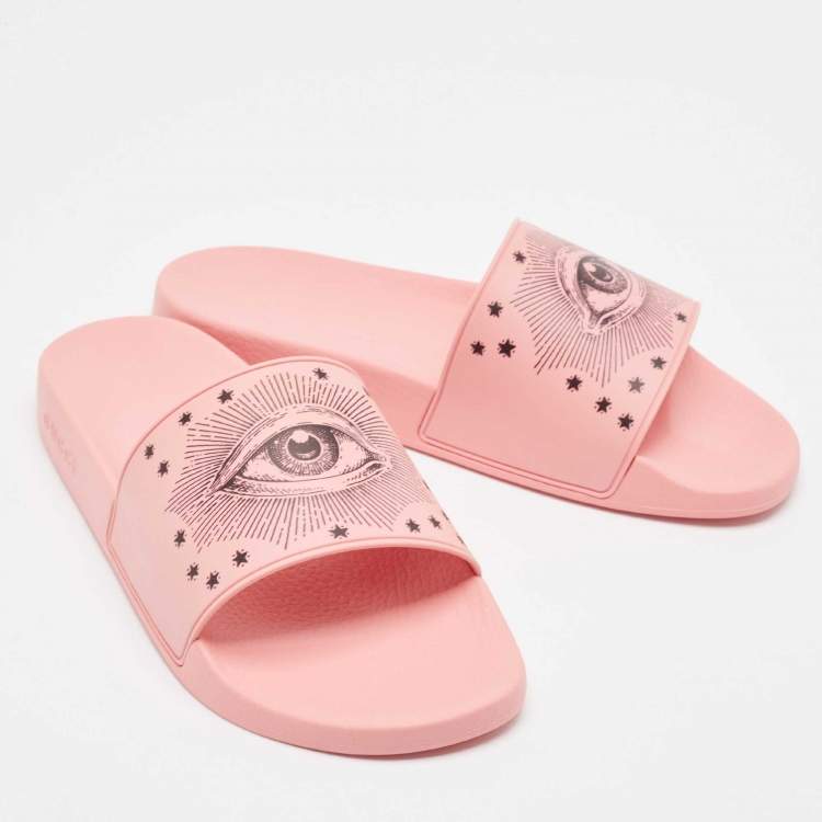 مملوكة مسبقًا Gucci Pink Rubber Garden Pool Slides Size 46