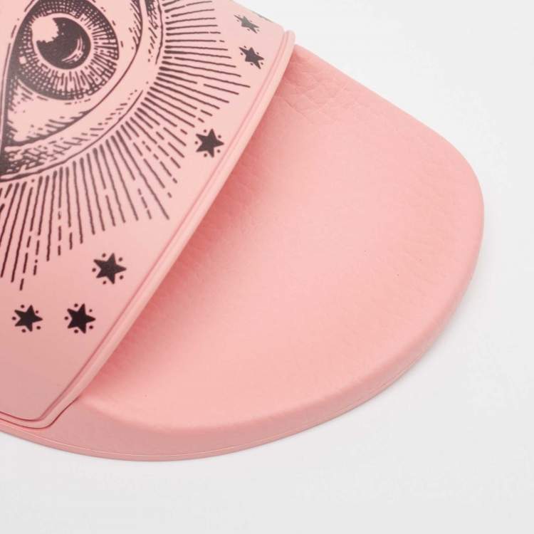 مملوكة مسبقًا Gucci Pink Rubber Garden Pool Slides Size 46