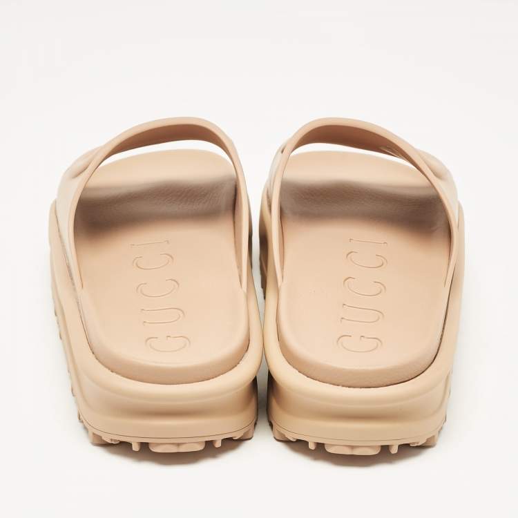 Pre Owned Gucci Beige Rubber Interlocking G Slide Sandals Size 43