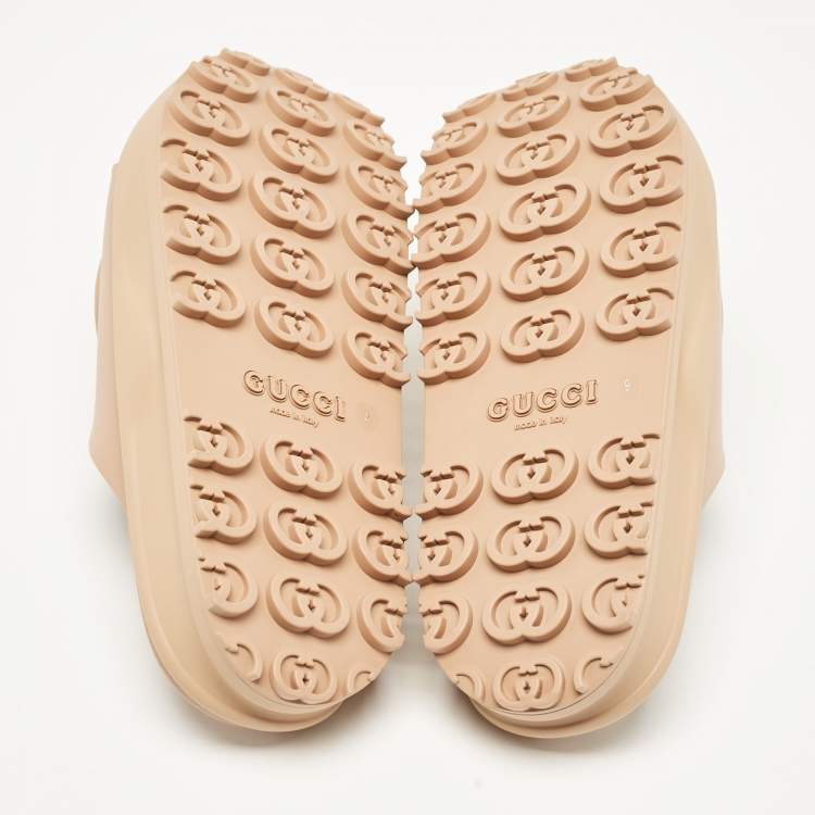 Pre Owned Gucci Beige Rubber Interlocking G Slide Sandals Size 43