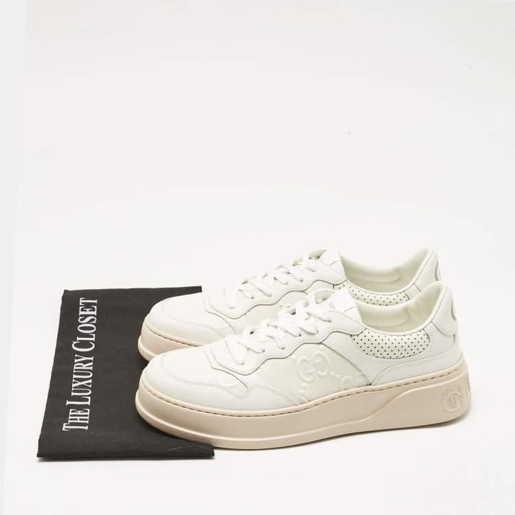 مملوكة مسبقًا Gucci White Jumbo GG Embossed Leather Low Top Sneakers Size 41.5