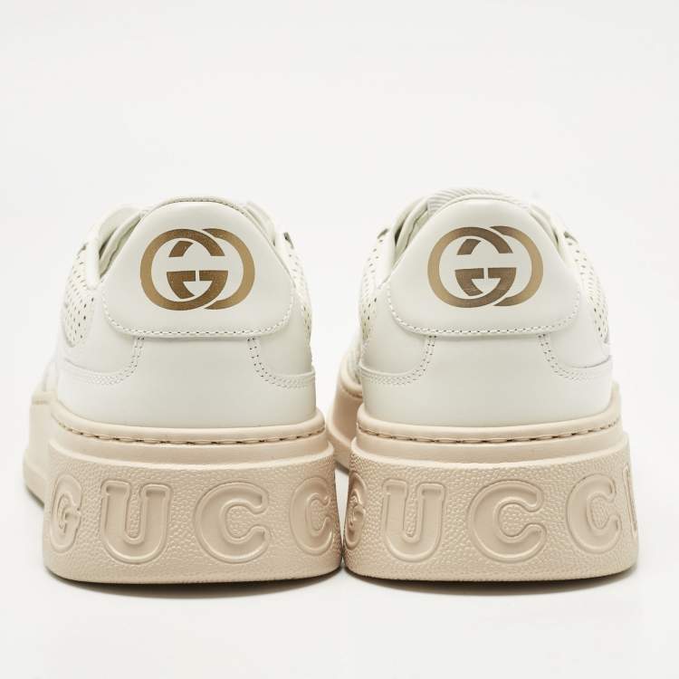 مملوكة مسبقًا Gucci White Jumbo GG Embossed Leather Low Top Sneakers Size 41.5