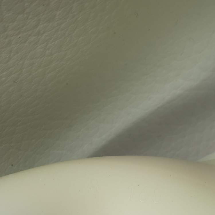 Pre Owned Gucci White Rubber Pursuit 72 Pool Slides Size 42