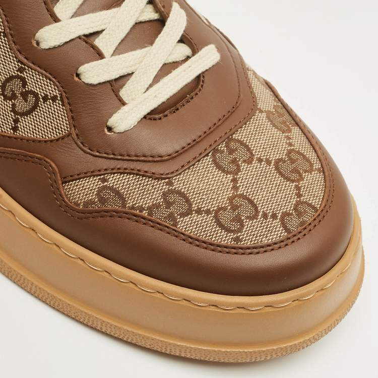 مملوكة مسبقًا Gucci Beige/Brown GG Canvas and Leather Chunky B Sneakers Size 43