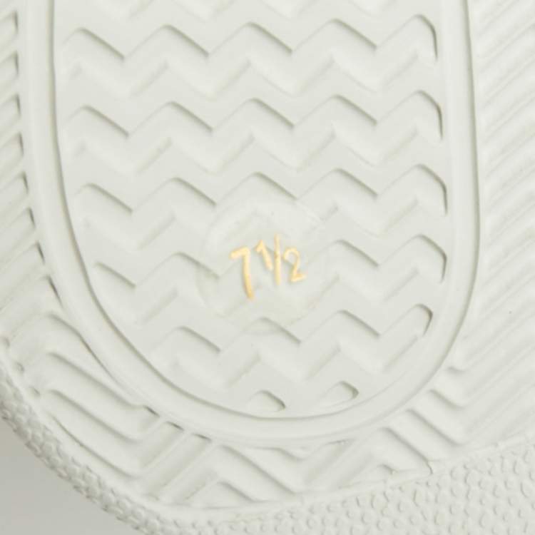 مملوكة مسبقًا Gucci Chunky B Size 41.5 Off White Jumbo GG Leather Low Top Sneakers