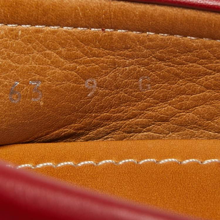 مملوكة مسبقًا Gucci Red Leather Web Slip On Loafers Size 43