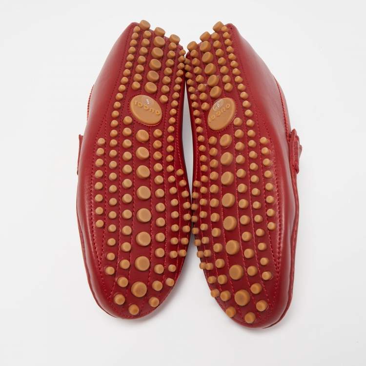 مملوكة مسبقًا Gucci Red Leather Web Slip On Loafers Size 43