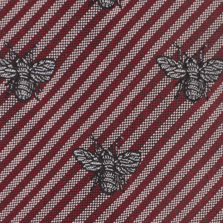 Pre Owned Gucci Red Stripe Bee Motif Silk and Cotton Tie