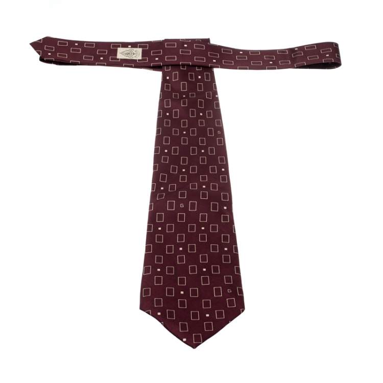 Pre Owned Gucci Burgundy Silk Rectangle Box Pattern Tie 
