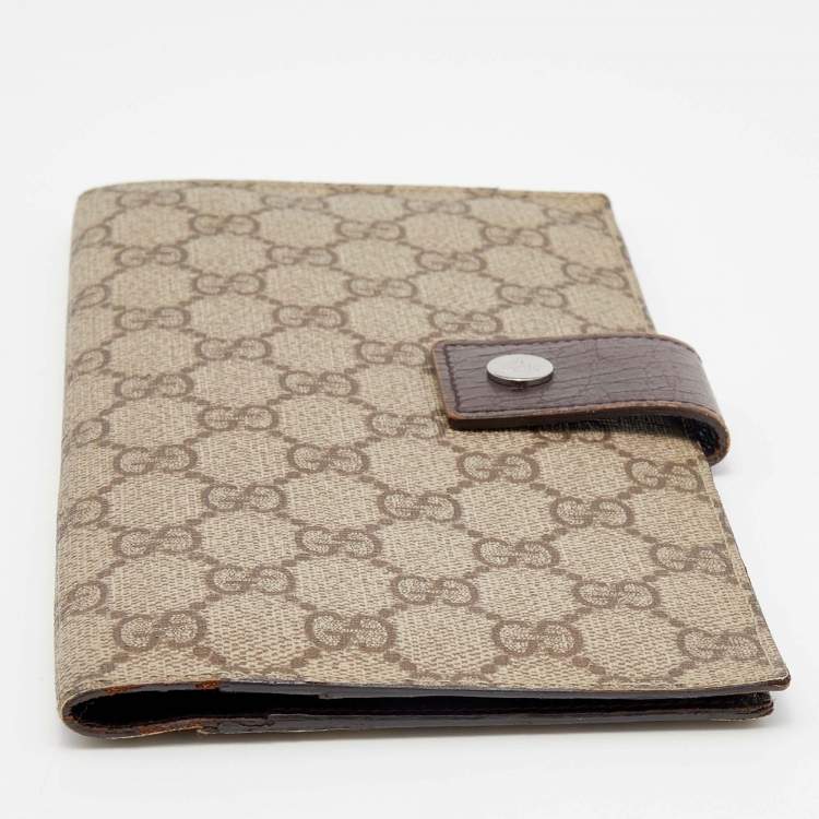 Pre Owned Gucci Beige/Ebony GG Supreme Canvas and Leather Passport Holder