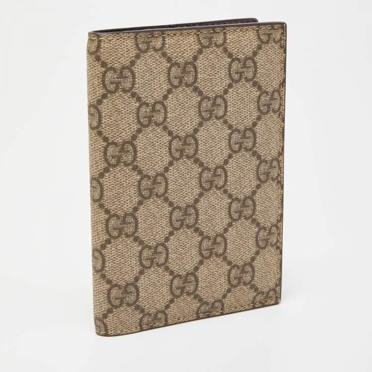 Pre Owned Gucci Beige GG Supreme Canvas Passport Holder