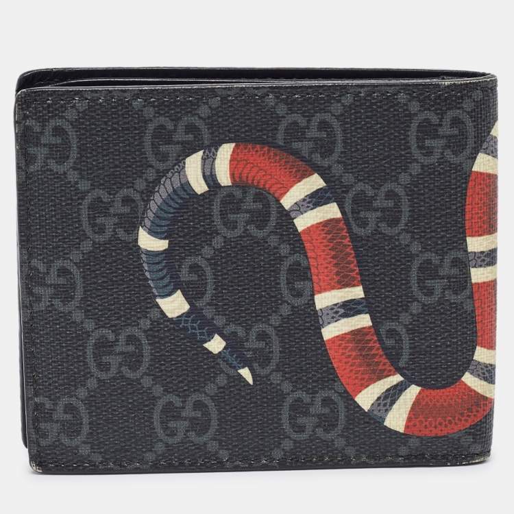 Pre Owned Gucci Black GG Supreme Canvas Snake Bifold Wallet 