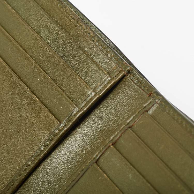 مملوكة مسبقًا Gucci Green Crocodile Bifold Compact Wallet