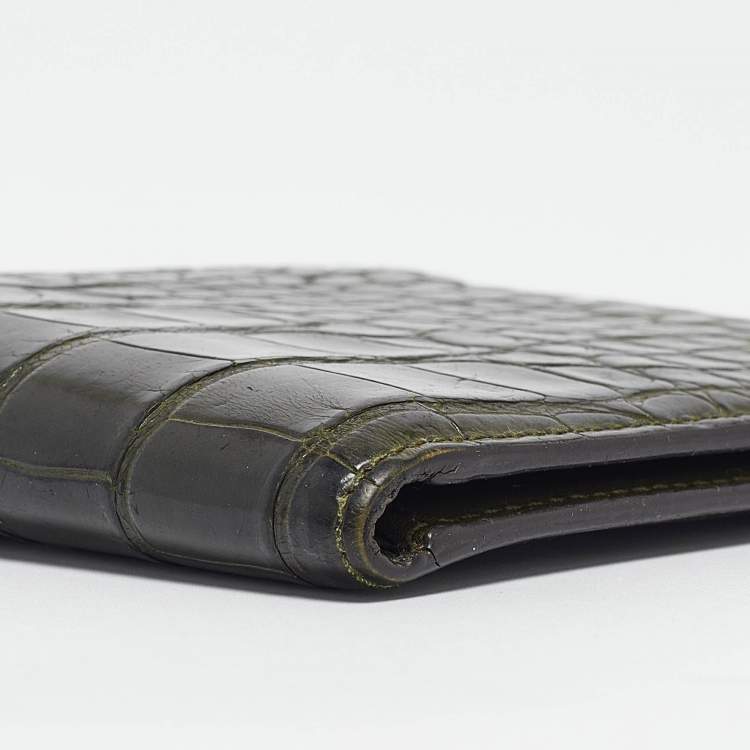 مملوكة مسبقًا Gucci Green Crocodile Bifold Compact Wallet