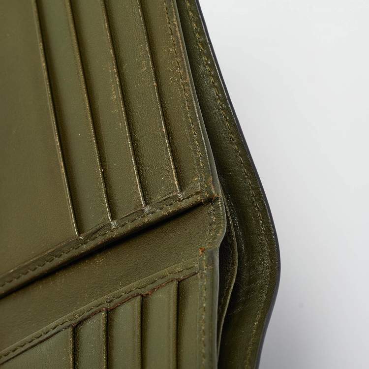 مملوكة مسبقًا Gucci Green Crocodile Bifold Compact Wallet