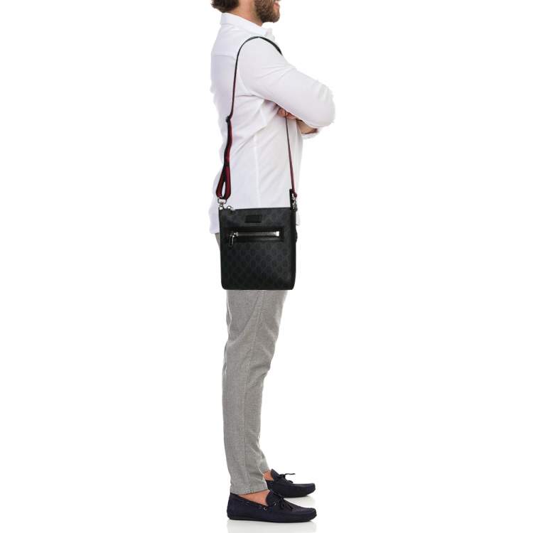 Pre Owned Gucci Black GG Supreme Canvas and Leather Small Web Messenger Bag