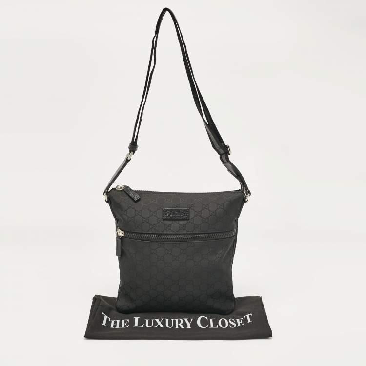 Pre Owned Gucci Black GG Nylon Messenger Bag