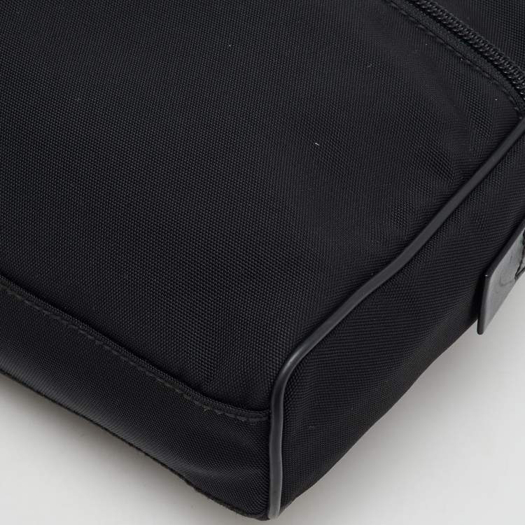 Pre Owned Gucci Black Nylon and Leather Wristlet Zip Pouch