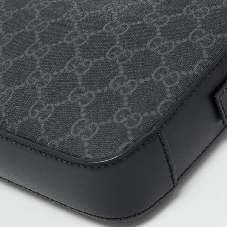 Pre Owned Gucci Black GG Supreme Canvas Wristlet Pouch