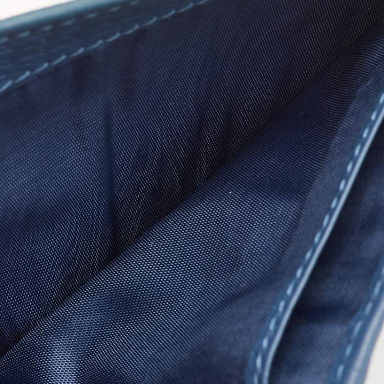 مملوكة مسبقًا Gucci Ash Grey GG Supreme Canvas Bifold Wallet