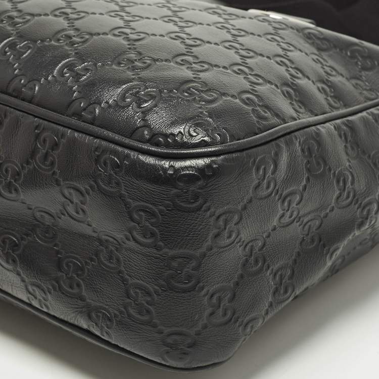 مملوكة مسبقًا Gucci Black Guccissima Leather Messenger Bag