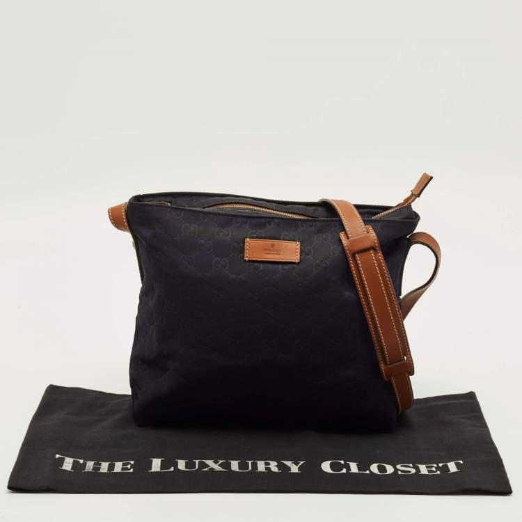 Pre Owned Gucci Navy Blue GG Nylon Messenger Bag